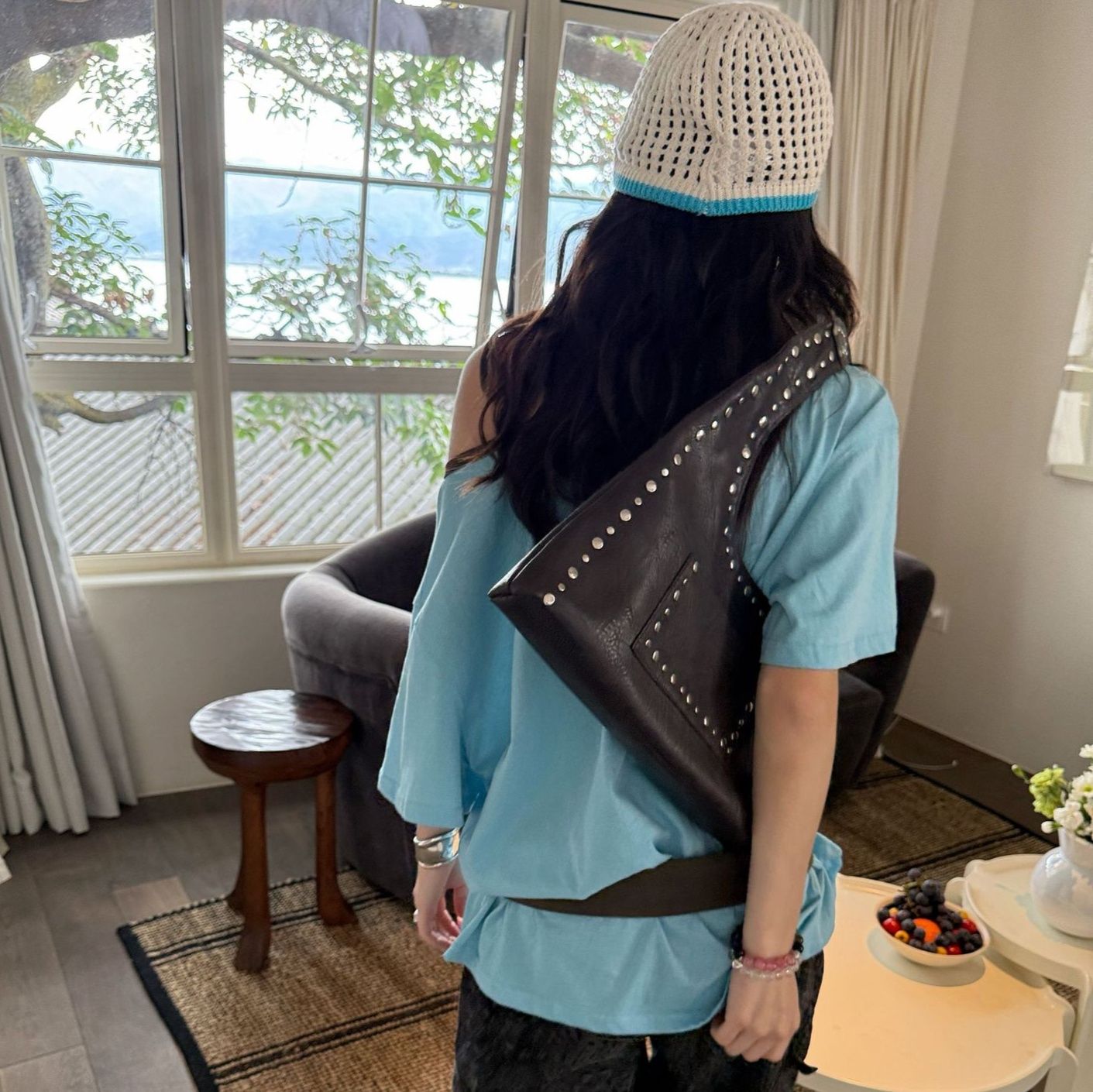 青ファッション オフショルダーナンバリングシャツ