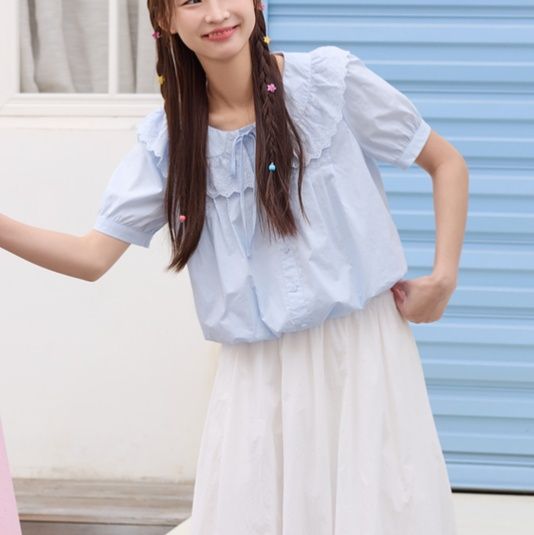 青ファッション 優しさ広がる花襟ブラウス