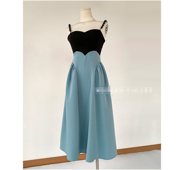 青ファッション 上品な青色フレアワンピース レトロ調デート服