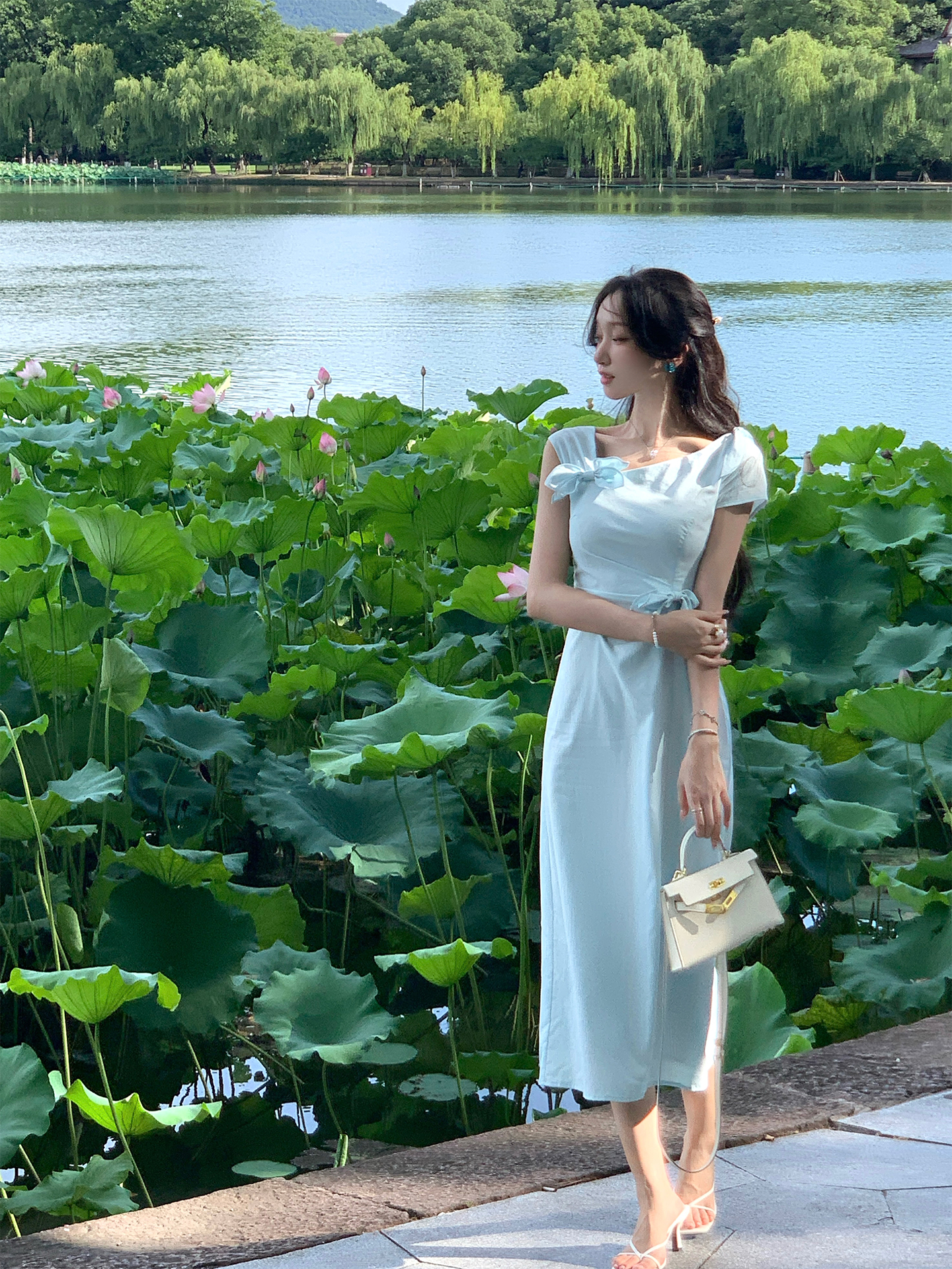 青ファッション 蓮池の風 リボン装飾ワンピース