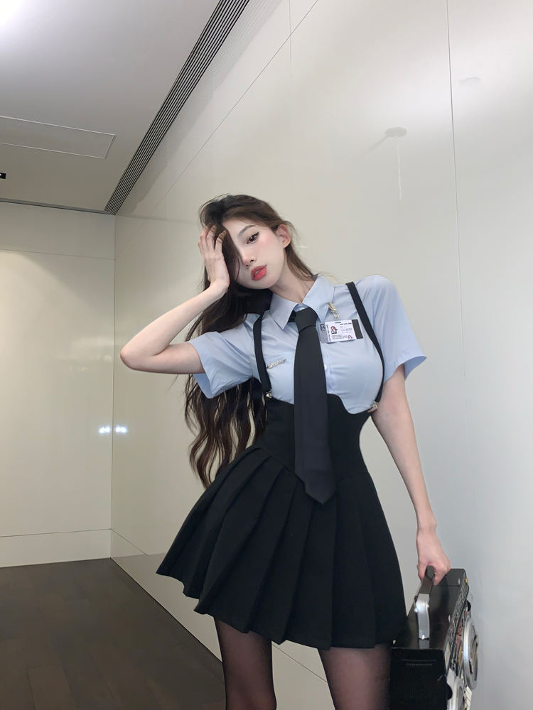 青ファッション 制服風サスペンダー付きセットアップ