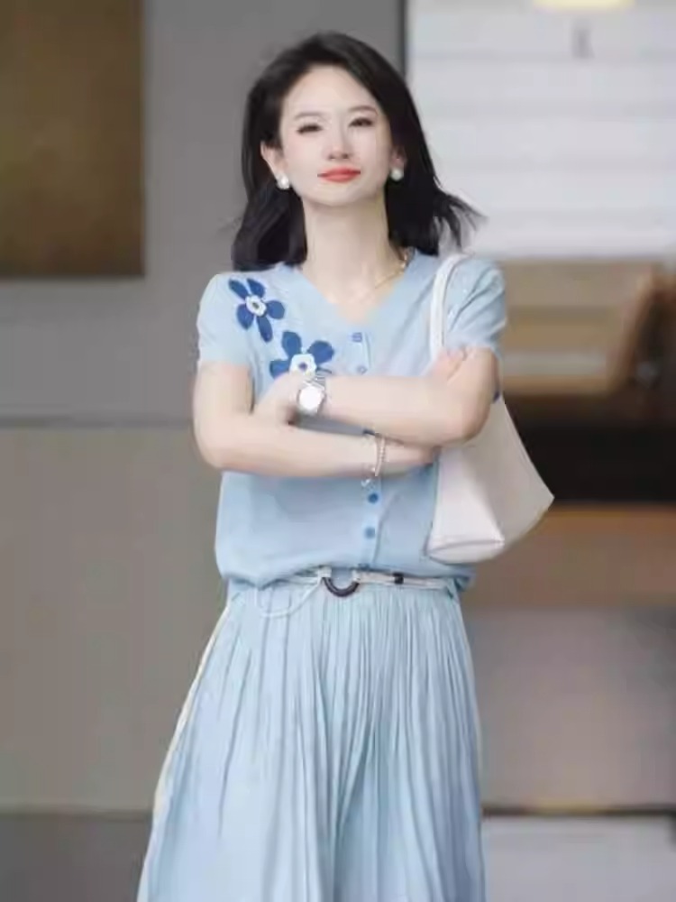 青ファッション 花模様プリーツセットアップ