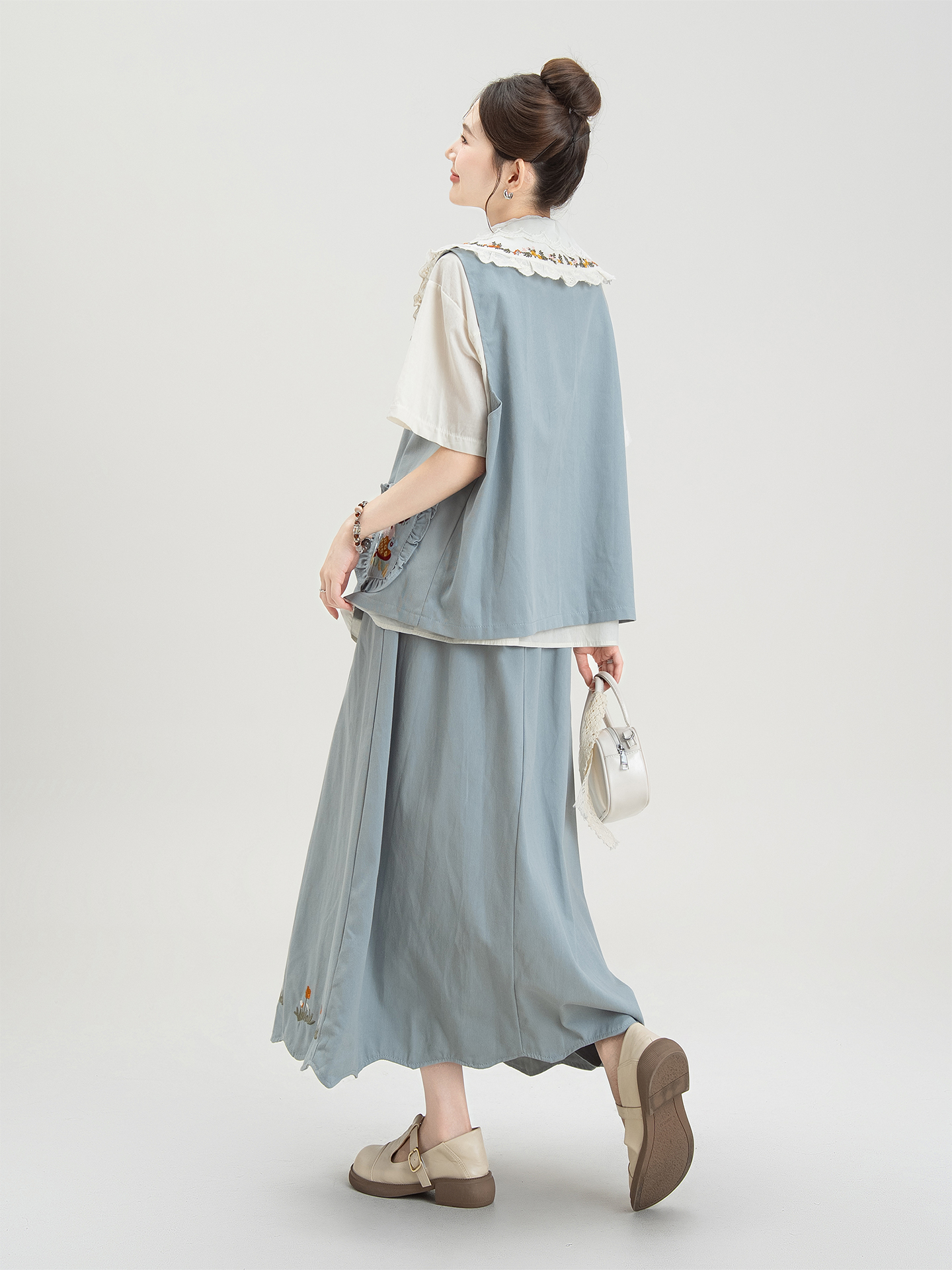 青ファッション うさぎ刺繍の乙女風ベスト＆スカート