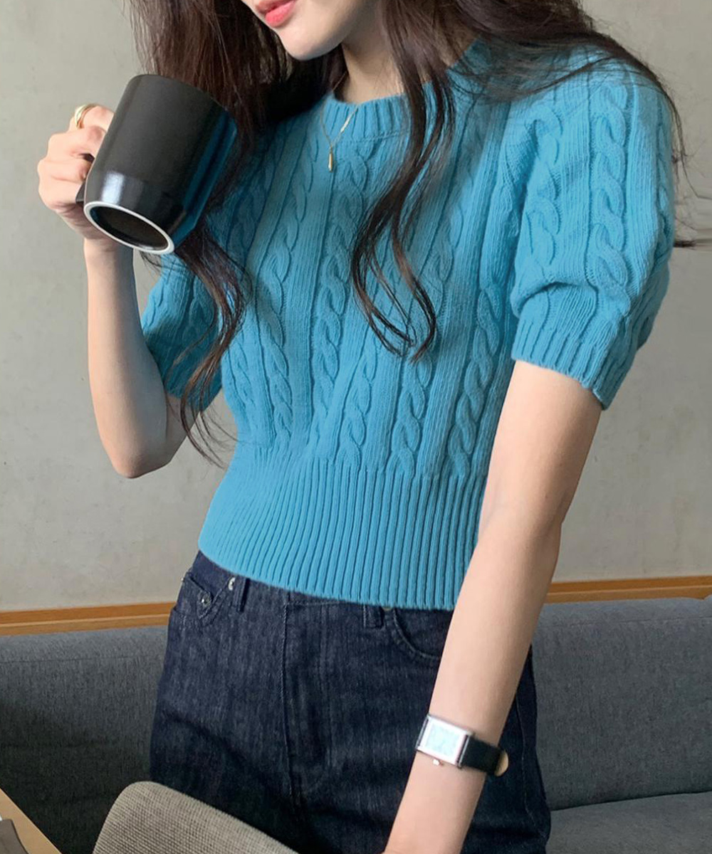 青ファッション ふんわりパフスリーブ ケーブル編みニット