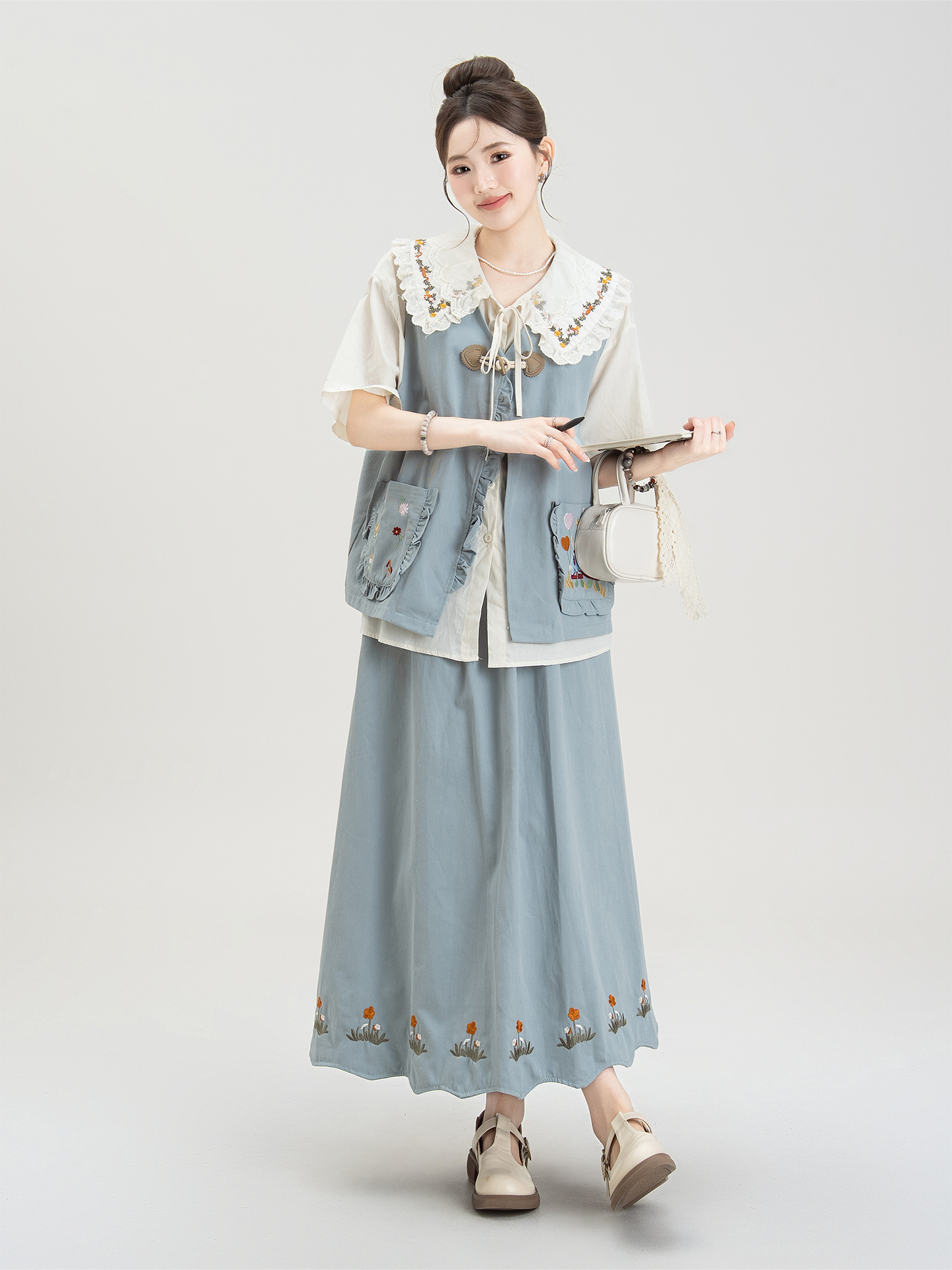青ファッション うさぎ刺繍の乙女風ベスト＆スカート