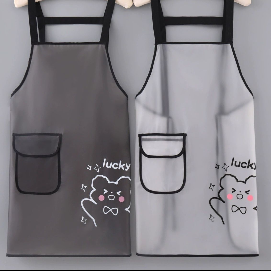 保育士 エプロン 笑顔の子猫プリント付き保育士用キャラクターエプロン