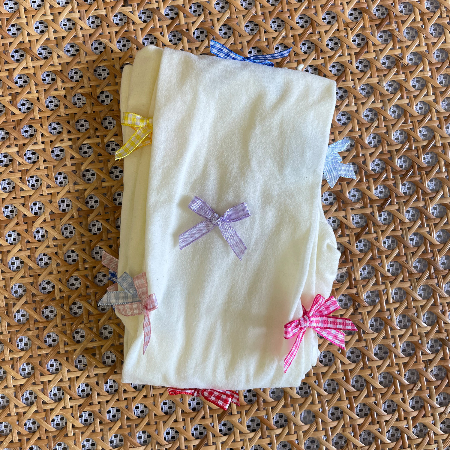 https://fulmo-img-server.com/ashislim/352d2092-ea42-4556-9cae-0ee28fff67a1.jpg