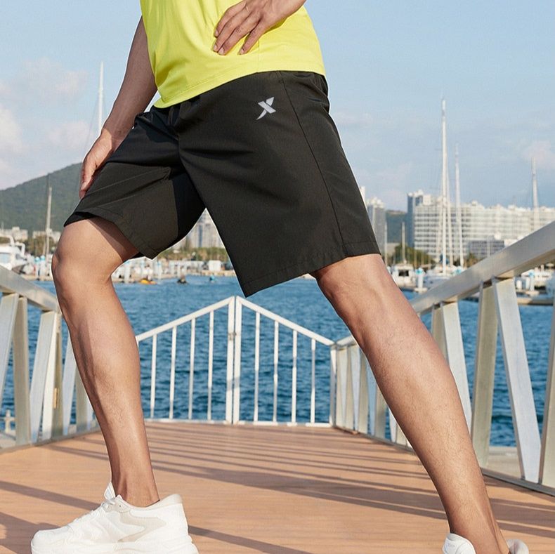 スポーツパンツ 速乾軽量ショートパンツ