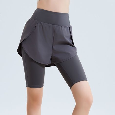 スポーツパンツ 二層構造でアクティブなショート
