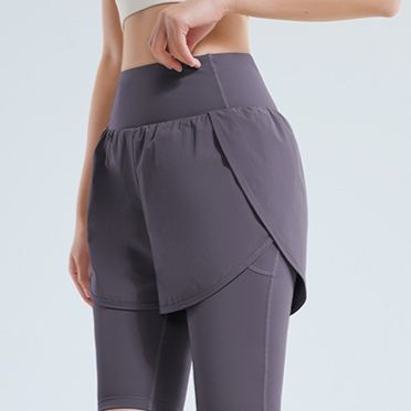 スポーツパンツ 二層構造でアクティブなショート