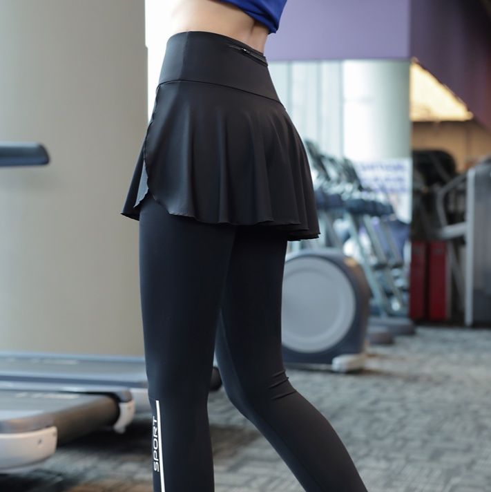 スポーツパンツ フリルスカート付きスポーツパンツ