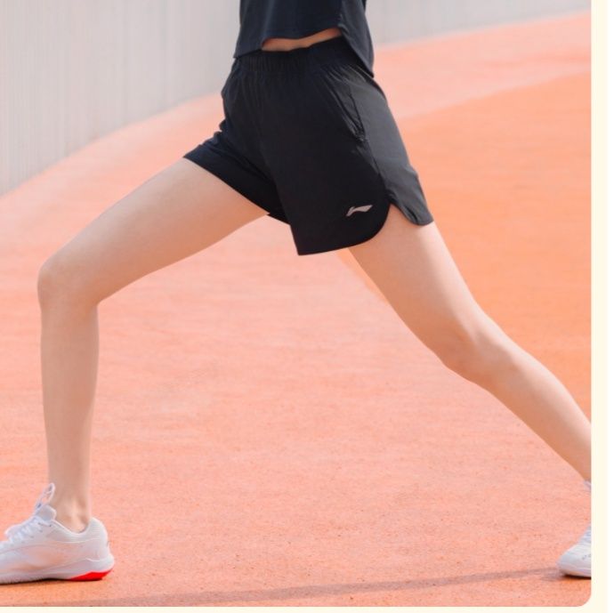 スポーツパンツ 軽やか動きやすいスポーツショート