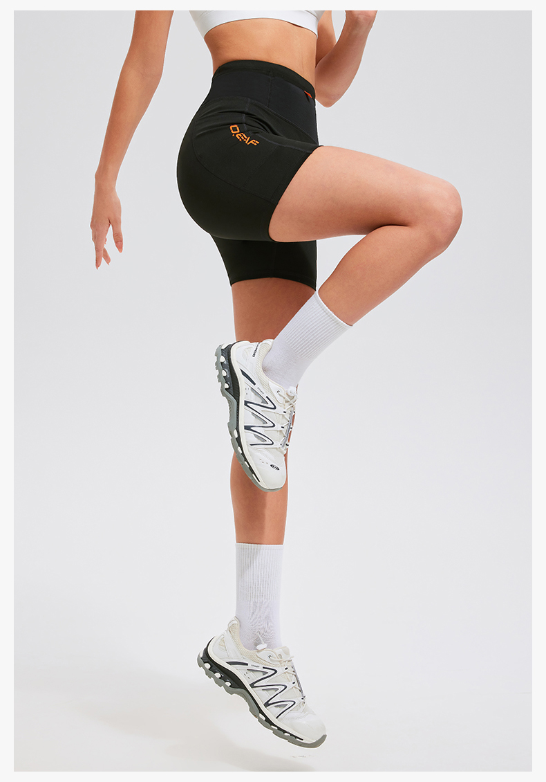 スポーツパンツ 多機能ポケット付きフィットショート