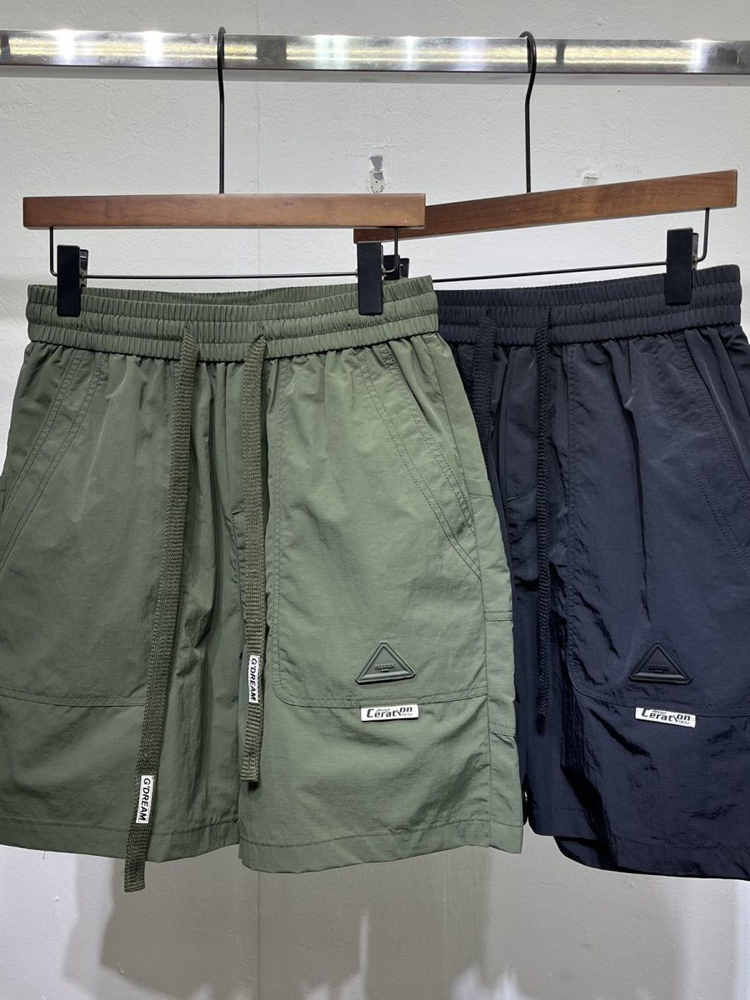 スポーツパンツ アウトドア機能性ショートパンツ