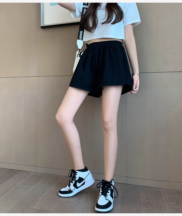スポーツパンツ ゆったりワンポイントショート