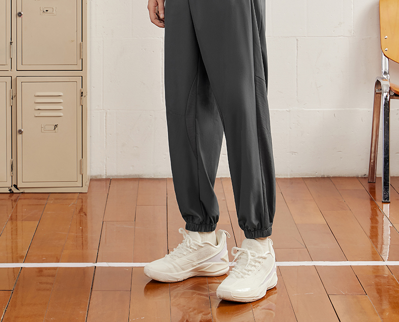 スポーツパンツ ゆったりシルエット裾絞りパンツ