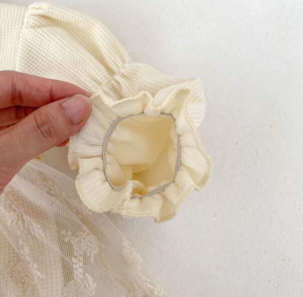 上品刺繍入りベビードレス連体服 白いおしゃれなお嬢様風 結婚式