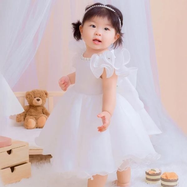 お呼ばれにぴったり！赤ちゃんが主役になるドレスおすすめ5選