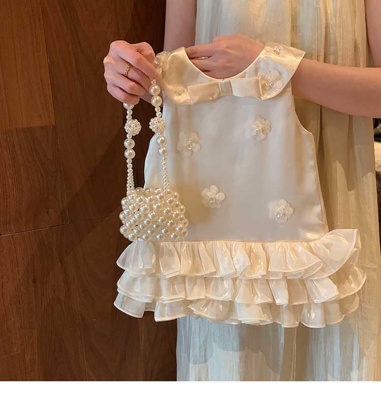 ベビードレス 80~100cm サテンの光沢が華やぐ、三段フリルの結婚式用ベビードレス 結婚式 お宮参り