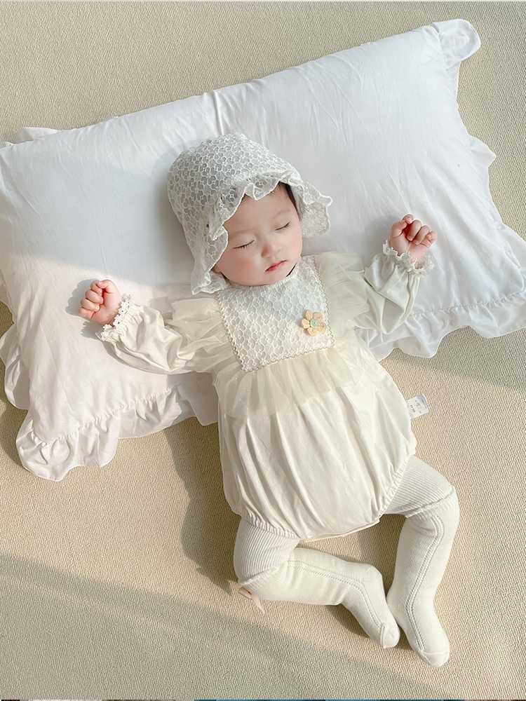ベビードレス 新生児~90cm 小花レースが可憐に映える、上品な退院用ベビードレス 記念フォト