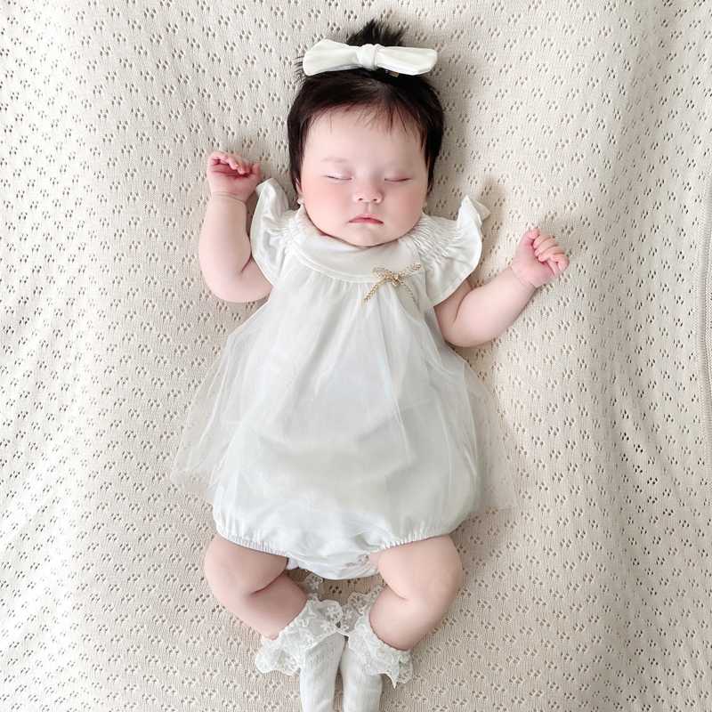ベビードレス 新生児~90cm フリル袖が愛らしい、胸元リボンが可愛い上品な退院用ベビードレス 新生児～90cm