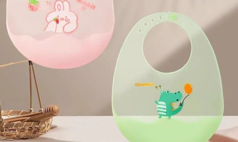 立体ポケット付きベビードレスシリコンよだれかけ かわいい動物柄スタイ