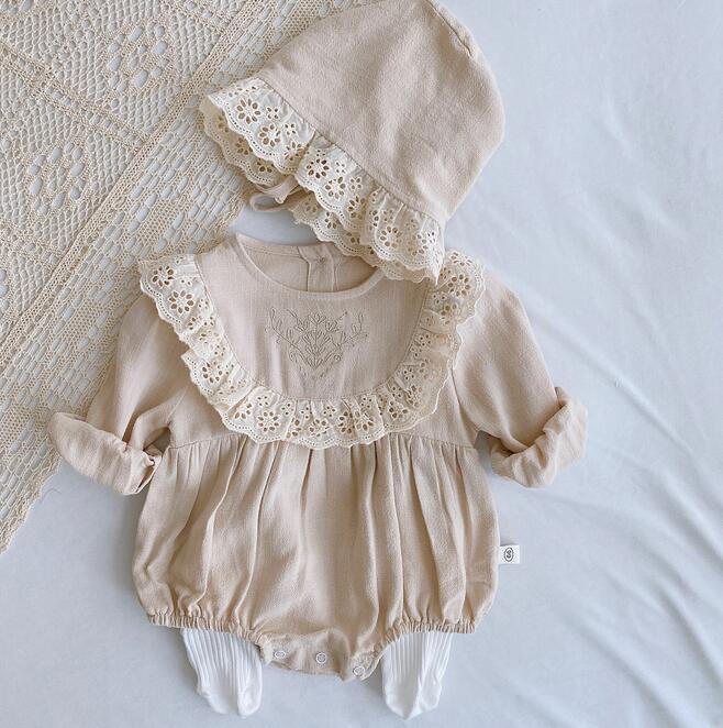 帽子付きベージュ連体服 レース装飾おしゃれ王女様ベビードレス お宮参り