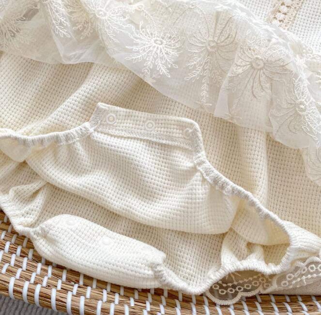 韓国風ベビードレス長袖レースロンパース