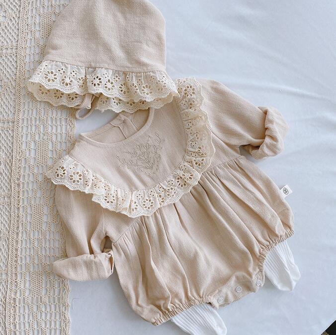 帽子付きベージュ連体服 レース装飾おしゃれ王女様ベビードレス お宮参り