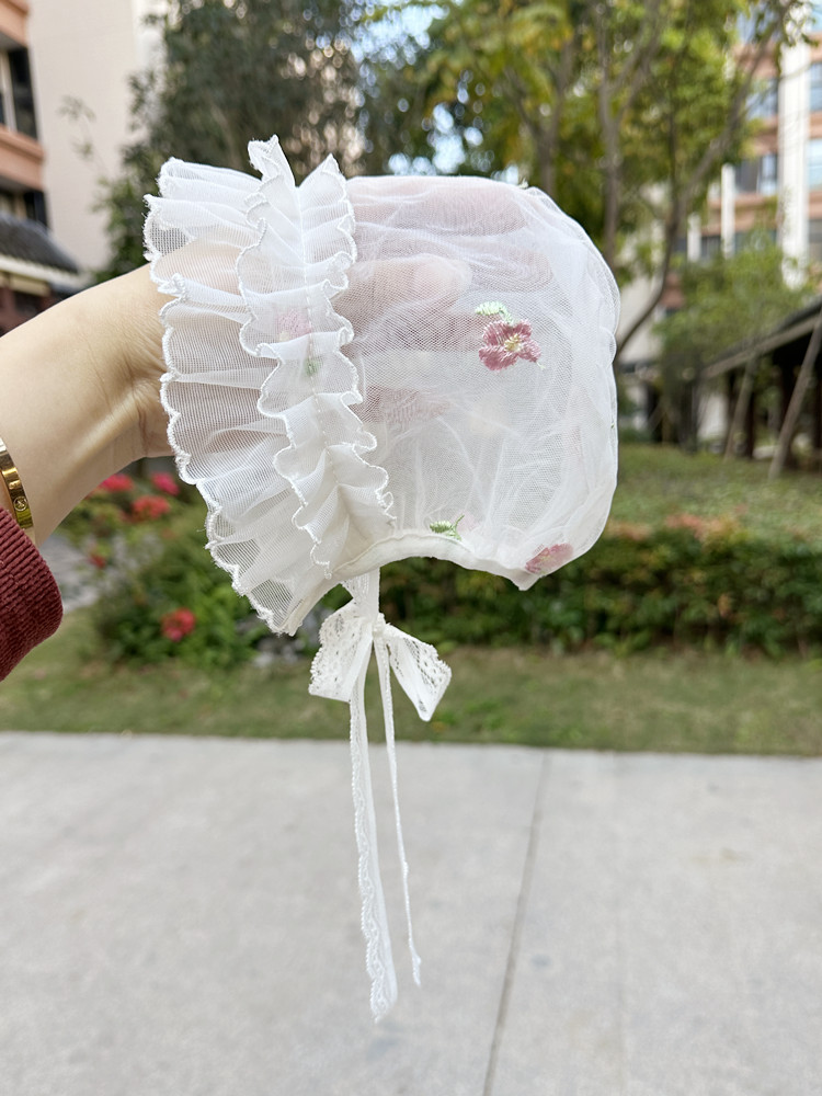 ベビードレス　柔らかな透け感が特徴の、エアリーレースボンネット　退院用　お宮参り　百日祝い