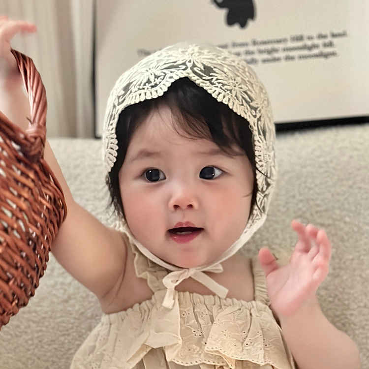 ベビードレス 生成りレースの、ナチュラルなボンネット帽子 お宮参り　帽子　0歳〜5歳前後