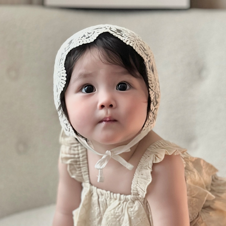 ベビードレス 生成りレースの、ナチュラルなボンネット帽子 お宮参り　帽子　0歳〜5歳前後