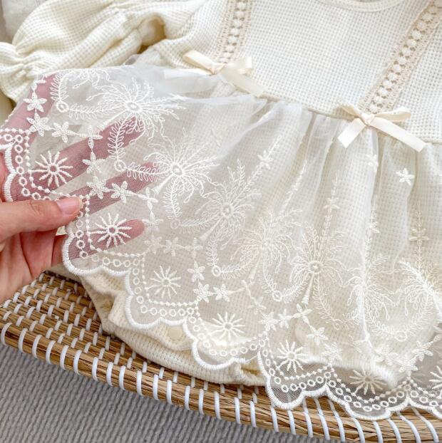 韓国風ベビードレス長袖レースロンパース