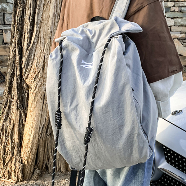 高校生 リュック 高校生向け大容量撥水リュック軽量ドロスト式