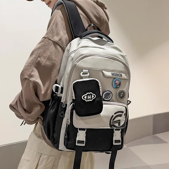 https://fulmo-img-server.com/back2school/1986b4b0-ad4f-4223-aa99-413d61ee6b37.jpg