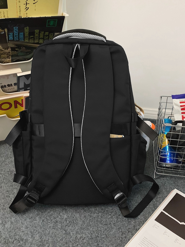 https://fulmo-img-server.com/back2school/2803ff9e-4487-493a-9afc-4143a7937b62.jpg