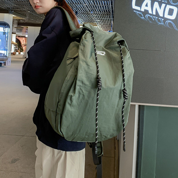 高校生 リュック 高校生向け大容量撥水リュック軽量ドロスト式