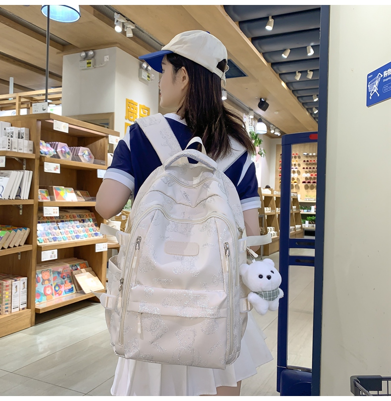 https://fulmo-img-server.com/back2school/8a17c91b-d981-4fe3-879f-cffae7d98853.jpg
