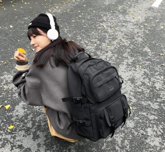 https://fulmo-img-server.com/back2school/91478352-47b4-4b20-9a15-0550e2228aa6.jpg