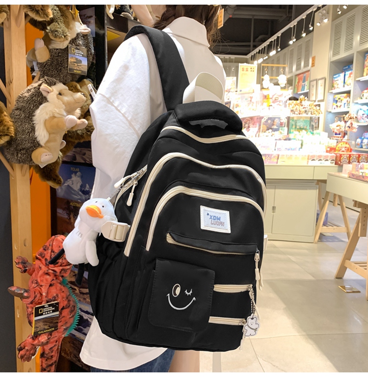 https://fulmo-img-server.com/back2school/bd96a5dd-17e7-4e42-a212-4527ee4b4683.jpg
