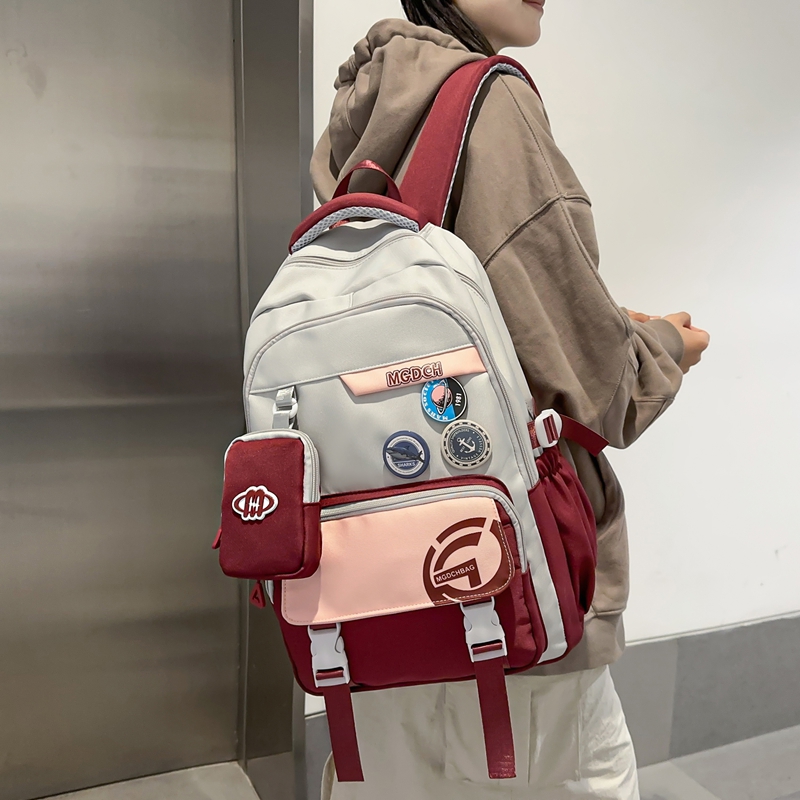 https://fulmo-img-server.com/back2school/c361b38b-e5c3-489d-8081-909cb3d4fabb.jpg