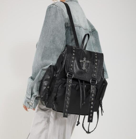 高校生 リュック 合成皮革十字架デザイン大容量リュック