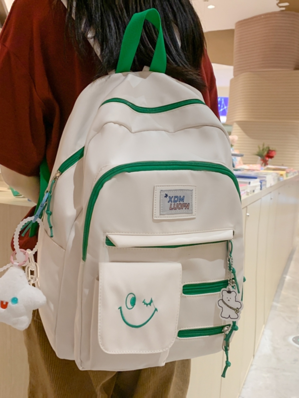 https://fulmo-img-server.com/back2school/d01c497c-6c22-4338-8056-adbc6a37172c.jpg