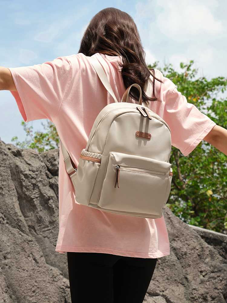 バックパック 軽やか旅行コンパクトバックパック
