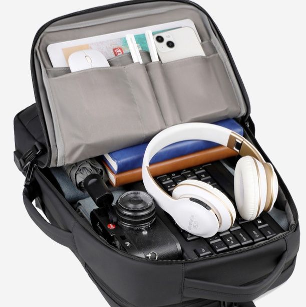 旅行 多機能大容量バックパック