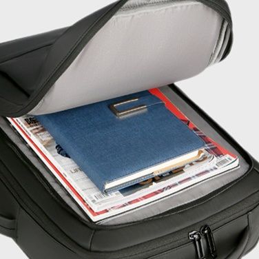 多機能大容量ビジネスバックパック