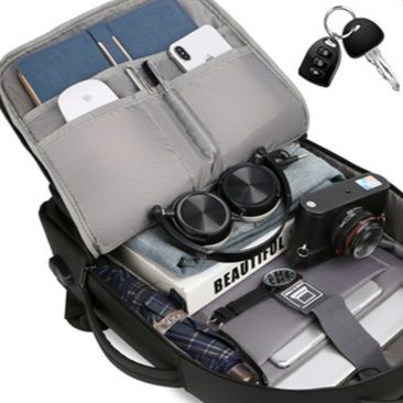 多機能大容量ビジネスバックパック