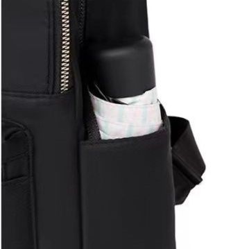 軽量ナイロン多機能ポケット付きバックパック