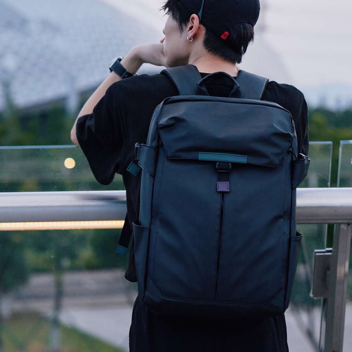 バックパック 男性用防水リュックサック通勤用簡潔設計