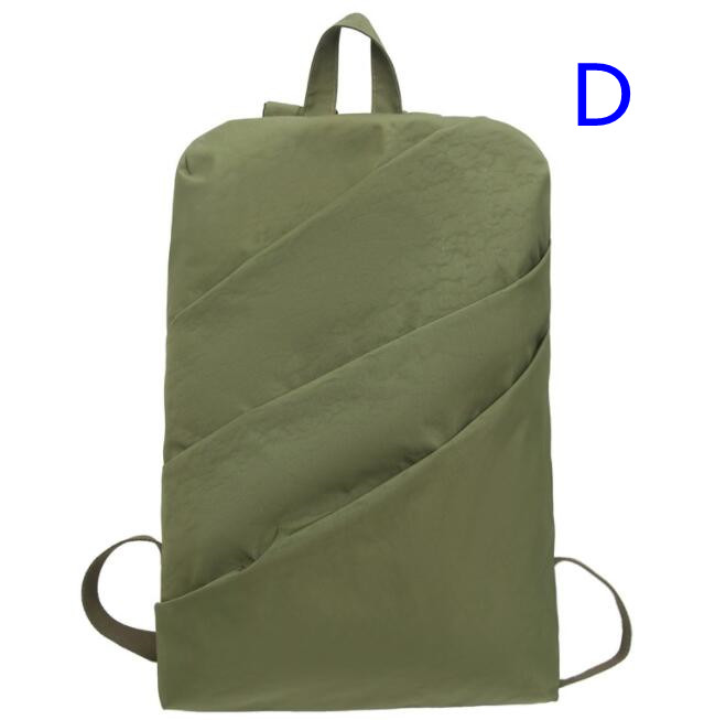 バックパック 通勤対応多機能